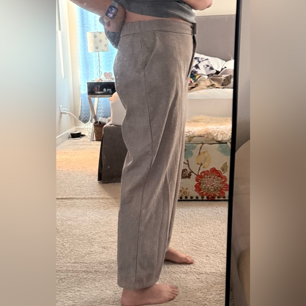 Elegant Tan Women's Cropped Pants